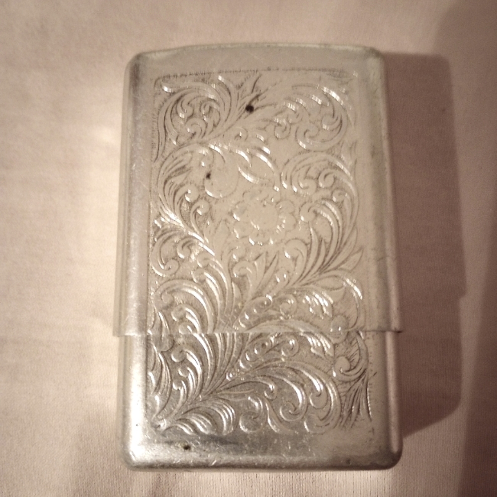 Stainless Steel Vintage With Beautiful Design Cigarette Case 💝😳👀 ANTIQUE!!